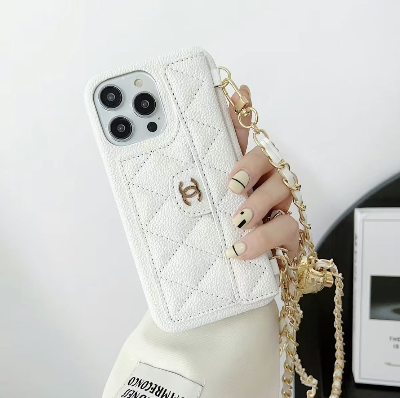 Luxurious iPhone Case(With chain)